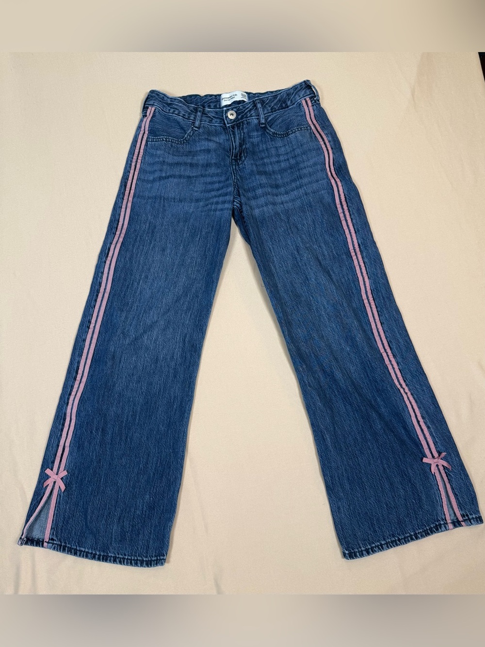 Abercrombie Kids Girls Low Rise Baggy Jeans, Pink Ribbons,Bows, Size 13/14 Short